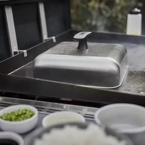 Крышка для жарки Weber  в Ставрополе